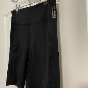 Lulu lemon x Barry’s high rise short 8’